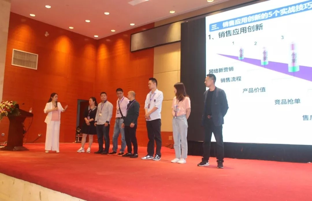 【匠心?絨耀】鴻潤羽絨家紡第二十三屆招商會(huì)暨2019秋冬新品發(fā)布會(huì)完美收官！
